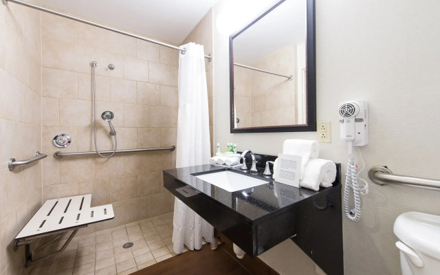 Holiday Inn Express & Suites Columbia-I-26 @ Harbison Blvd by IHG