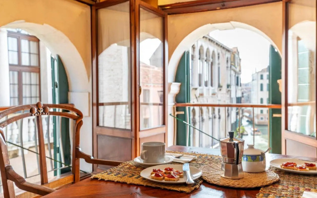 Ca’ Cappello Venetian Apartment M02074212072