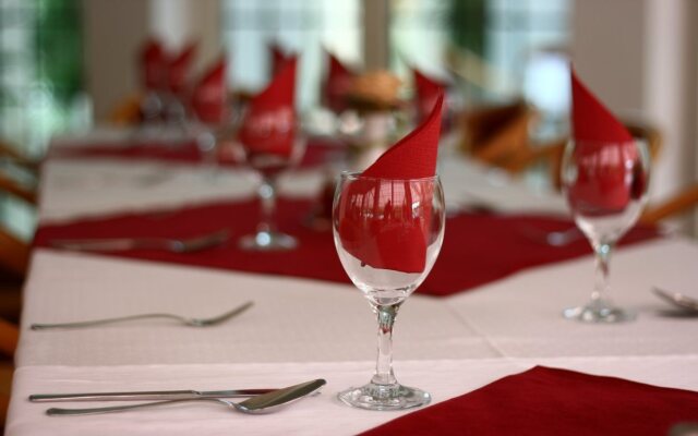 Két Korona Konferencia és Wellness Hotel
