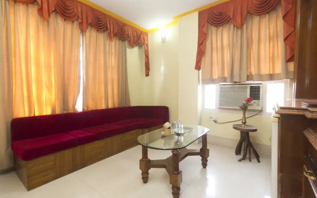 OYO 10695 Hotel Niladri Palace