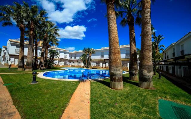 PALM BEACH 86 Adosado con jardin y piscina ALBERT VILLAS