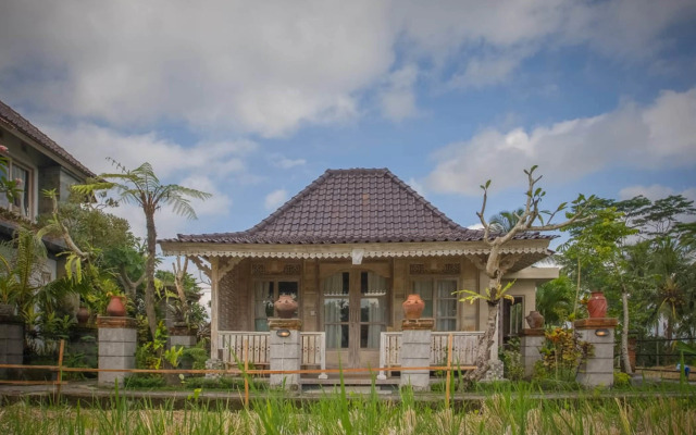 Uma Caming Villas & Gym