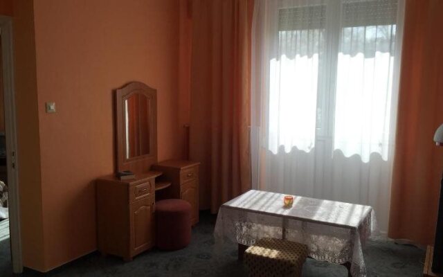 Grand Tiffany Hotel