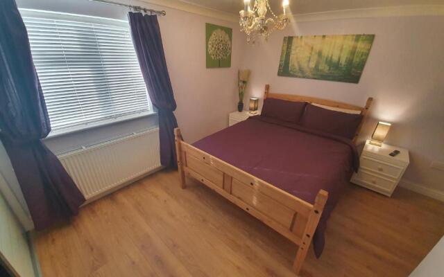 Sherwood Bungalow 3 Bedroom Entire Property