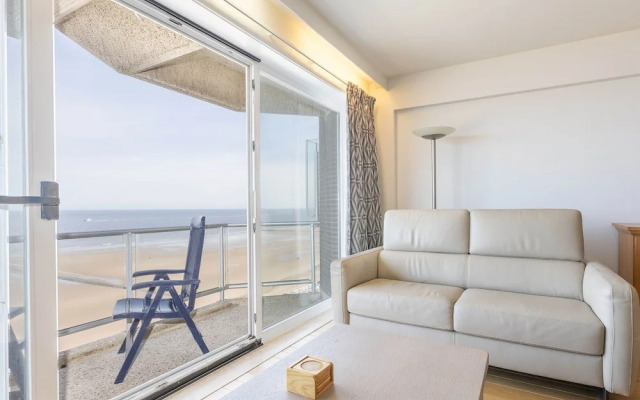 Elegant Apartment With Terrace