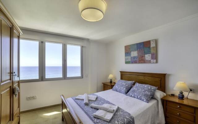 Apartment 4 Bedrooms With Wifi And Sea Views 105010