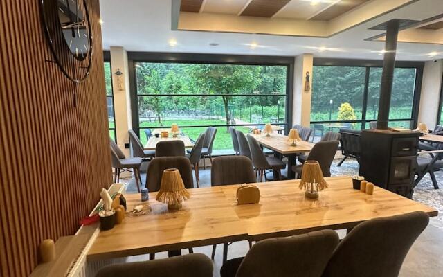 Ahsena Buti̇k Otel