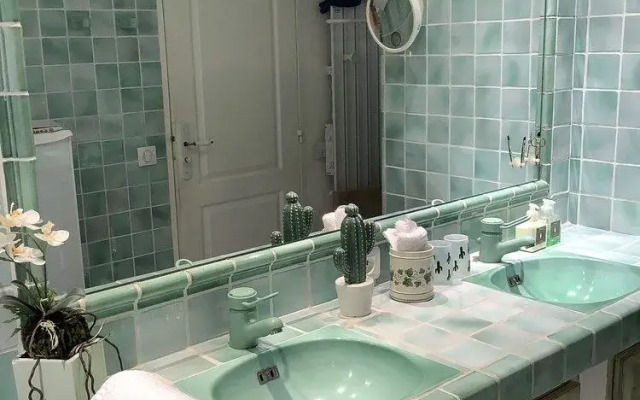 Les Grimaldines - Maison d'Hotes C 2 Bis