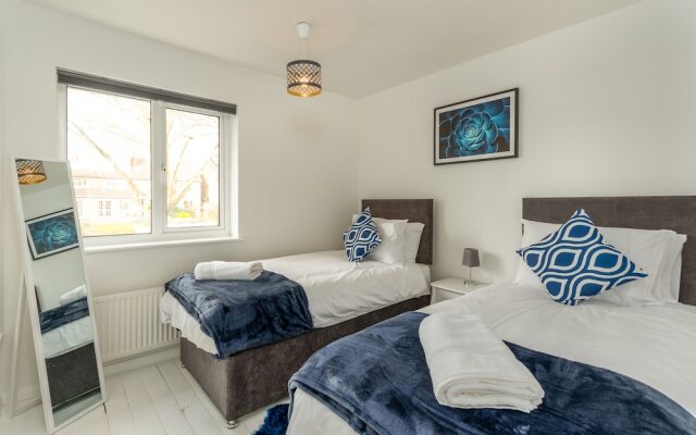 Elite Properties - Sleeps Up to 4 - Leamington Spa