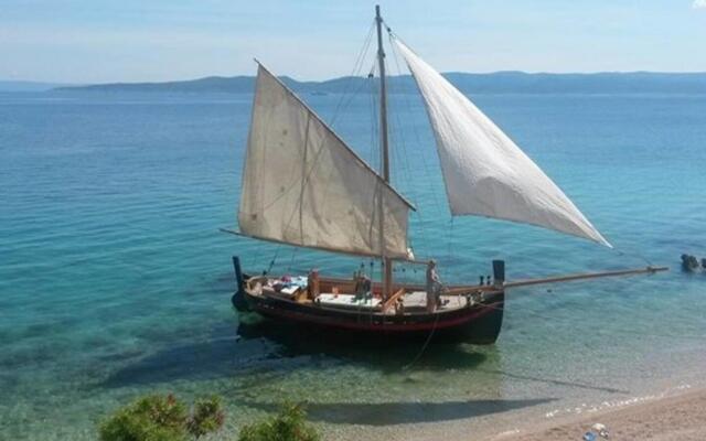 Luxurious Villa in Debeljak with Swimming Pool