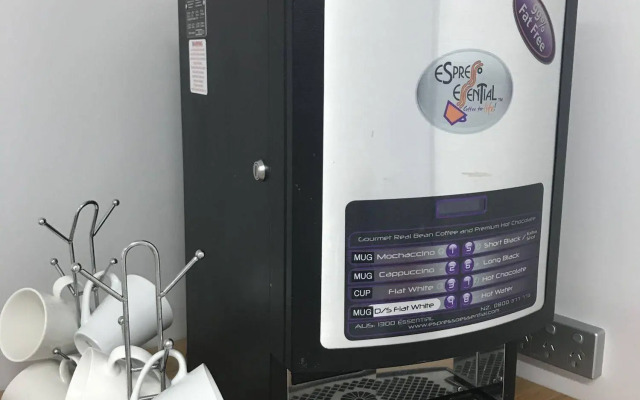 Toowong Inn & Suites