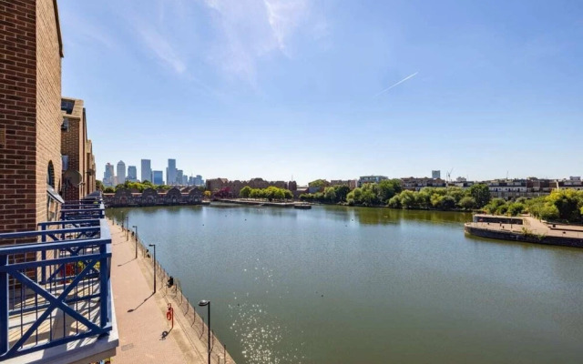 The Shadwell Secret - Contemporary 4bdr House