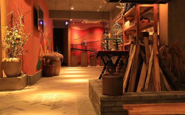 The Twelve Manor Terraces Lodge