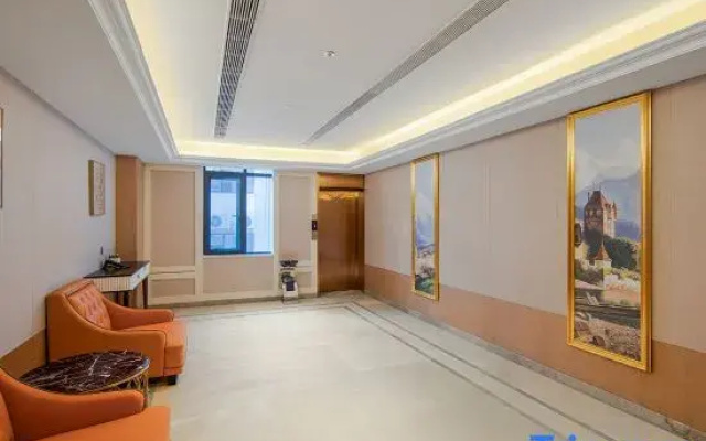Vienna Hotel (Xishuangbanna Mengla Center Road Branch)