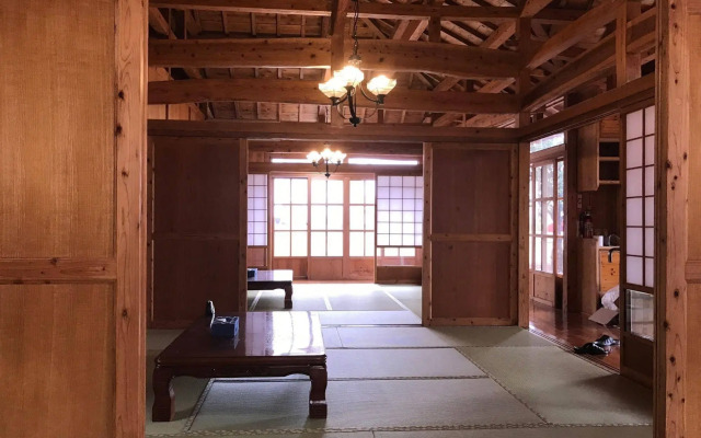 Traditional Villa Kin Shibiranka