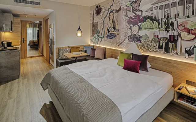 Adoro Aparthotel