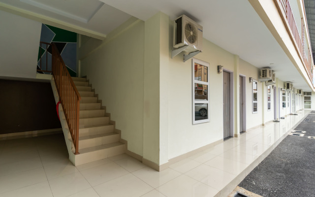 RedDoorz Syariah near Titi Bobrok Medan