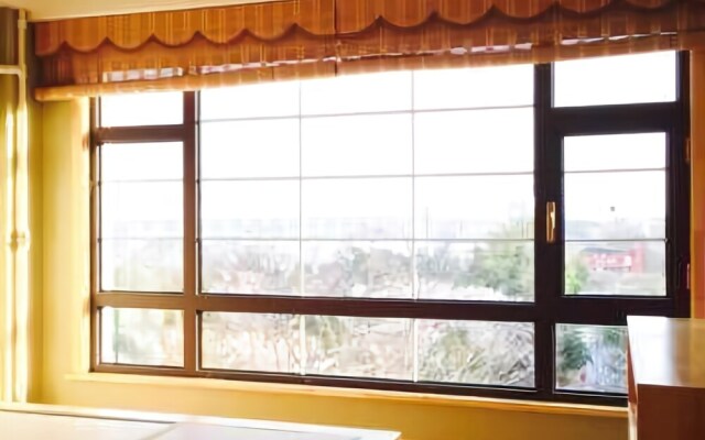 Riyueming Select Hotel (Dalian Xinghai Park)