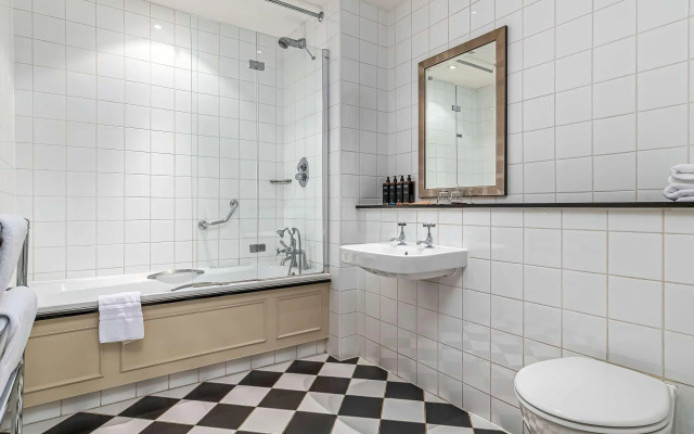 Mercure White Hart Hotel Salisbury and Apartments