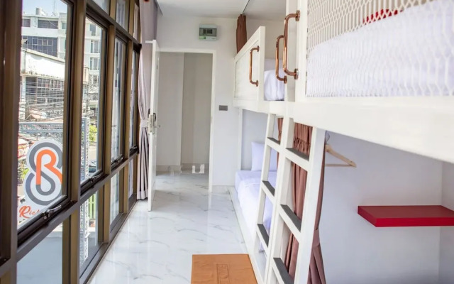 Rich8 Hostel