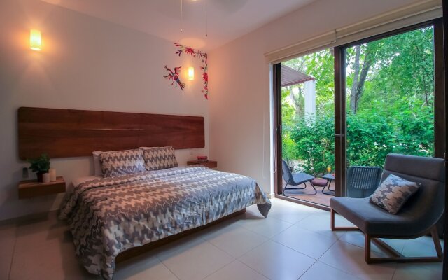 Pool View Condo in Resort by Olahola