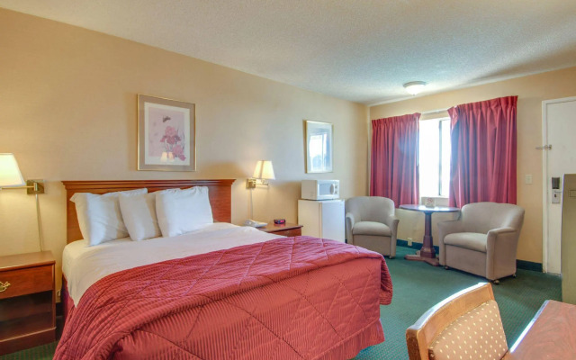 Bridgeway Inn & Suites