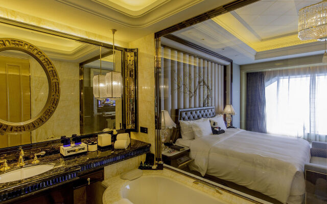 Wanda Reign Wuhan
