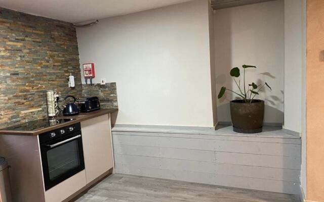 Treetops flat4 Hall Green B28