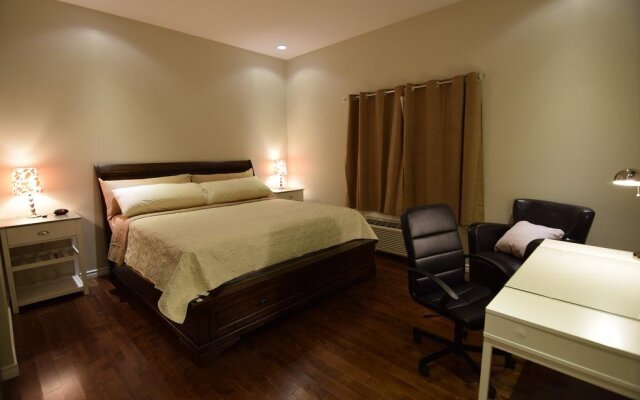 The Lion Inn & Suites