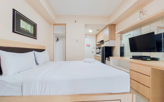 Cozy And Simply Studio Apartment At Urban Heights Residences