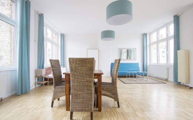 Primeflats - Lofts am Flugfeld Tempelhof