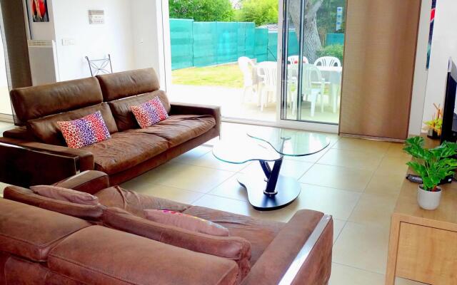 Semi-detached House, Penestin