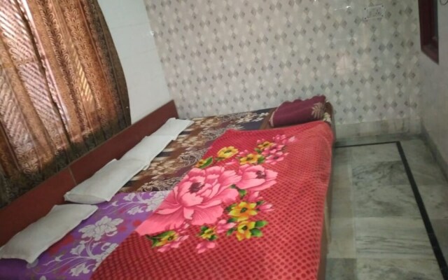 Goroomgo Gayatri Guest House Haridwar