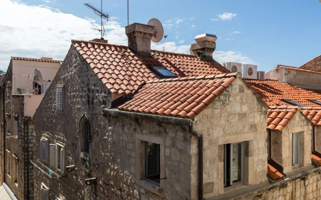 Old Town Finest Posat