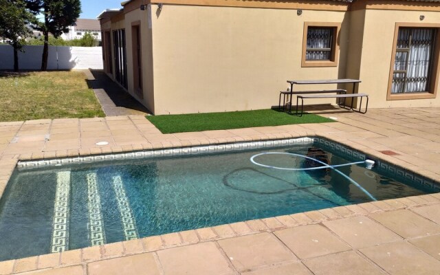 Casa Bella 6 Sleeper Langebaan