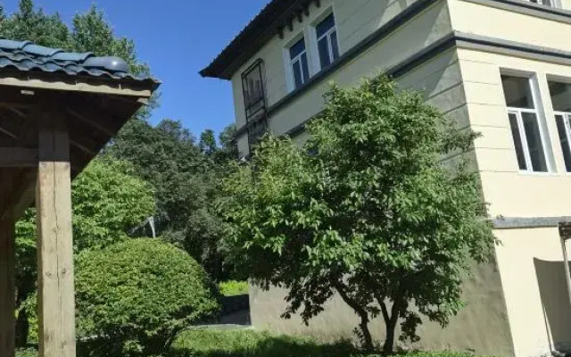 Jingpo Lake Mountain villa hotel