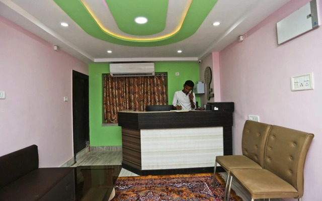 OYO 22566 Red Velvet Inn