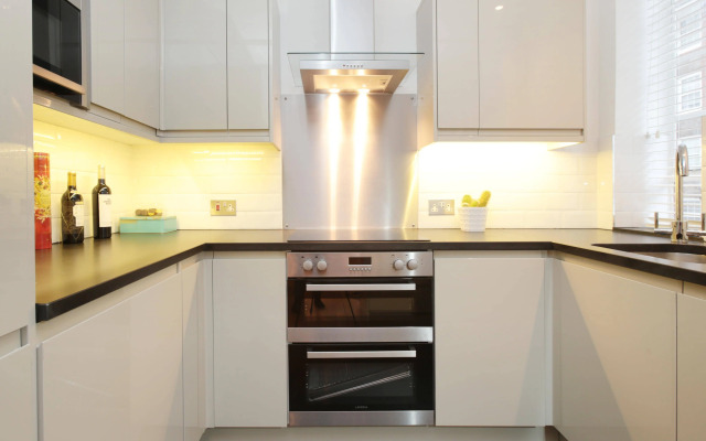 Veeve  Chelsea Cloisters Apartment