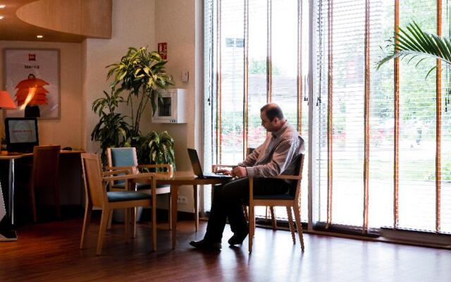 ibis Lyon Caluire Cité Internationale