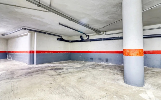 Spacious Central Apt w Private Parking Ocean View