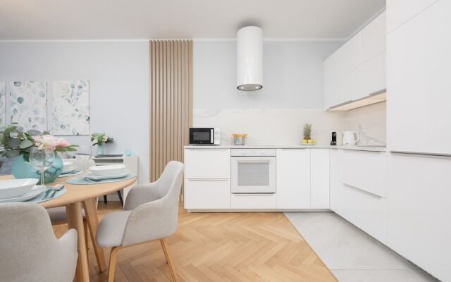 Zajezdnia Wrzeszcz Apartment by Renters