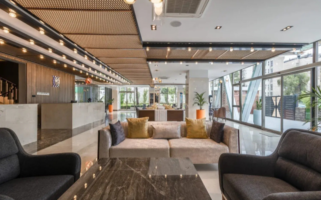 Maa Hotel and Suites