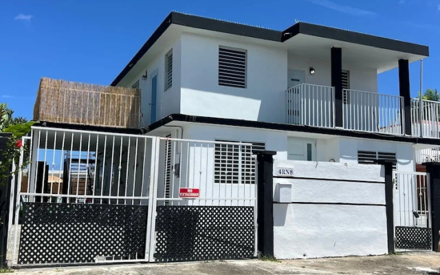 Music 1 Bedroom With Pool,parking Near Airport