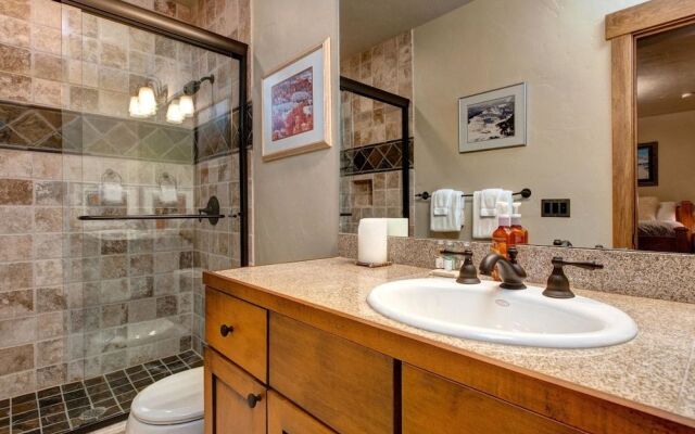 Upper Woodside Luxury 3 Bedroom Home