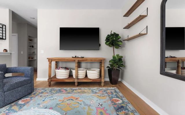 Rare 2BR in Prime Location