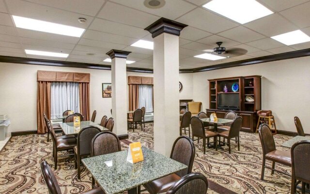 Comfort Suites At Rivergate Mall
