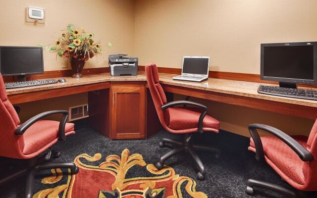 Best Western Plus White Bear Country Inn