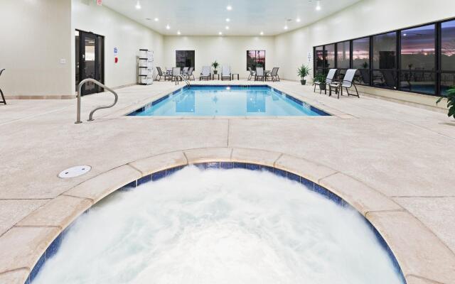 Holiday Inn Express Hotel & Suites Brownfield by IHG