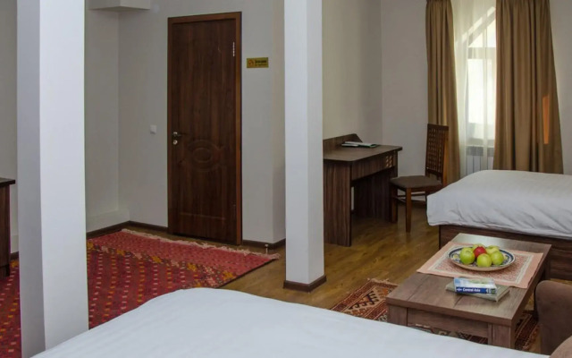 Jipek Joli Inn