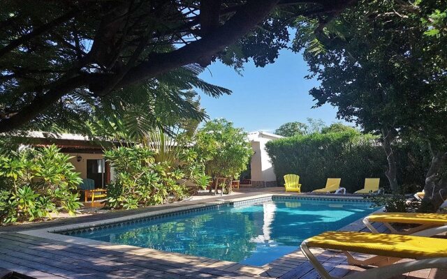 White Beach Apartments - Palm Beach